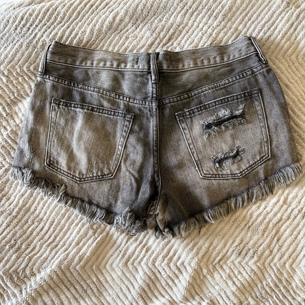 We The Free Black Loving Good Vibrations Cut Off Jean Shorts Size 26 - Picture 3 of 11